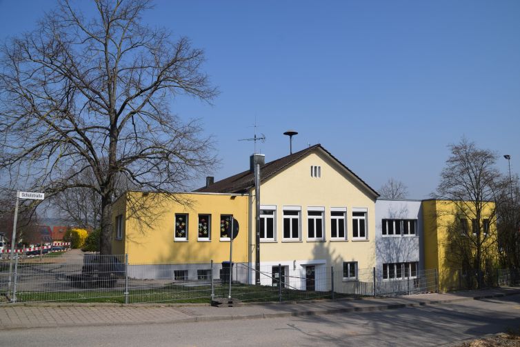 Schulgebäude, Ansicht von Außen